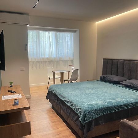 Downtown Studio Apartments Tiranë Ngoại thất bức ảnh