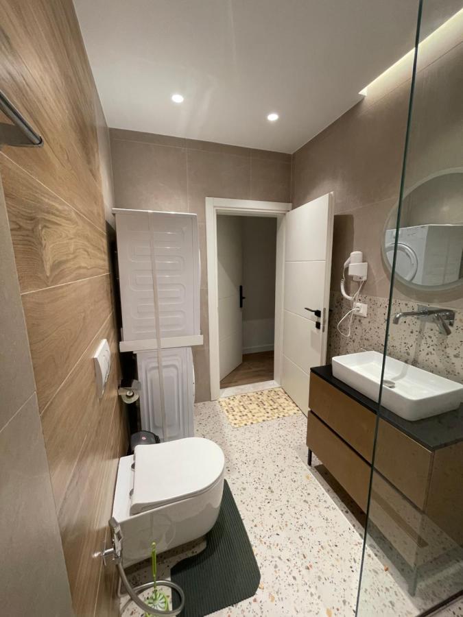 Downtown Studio Apartments Tiranë Ngoại thất bức ảnh
