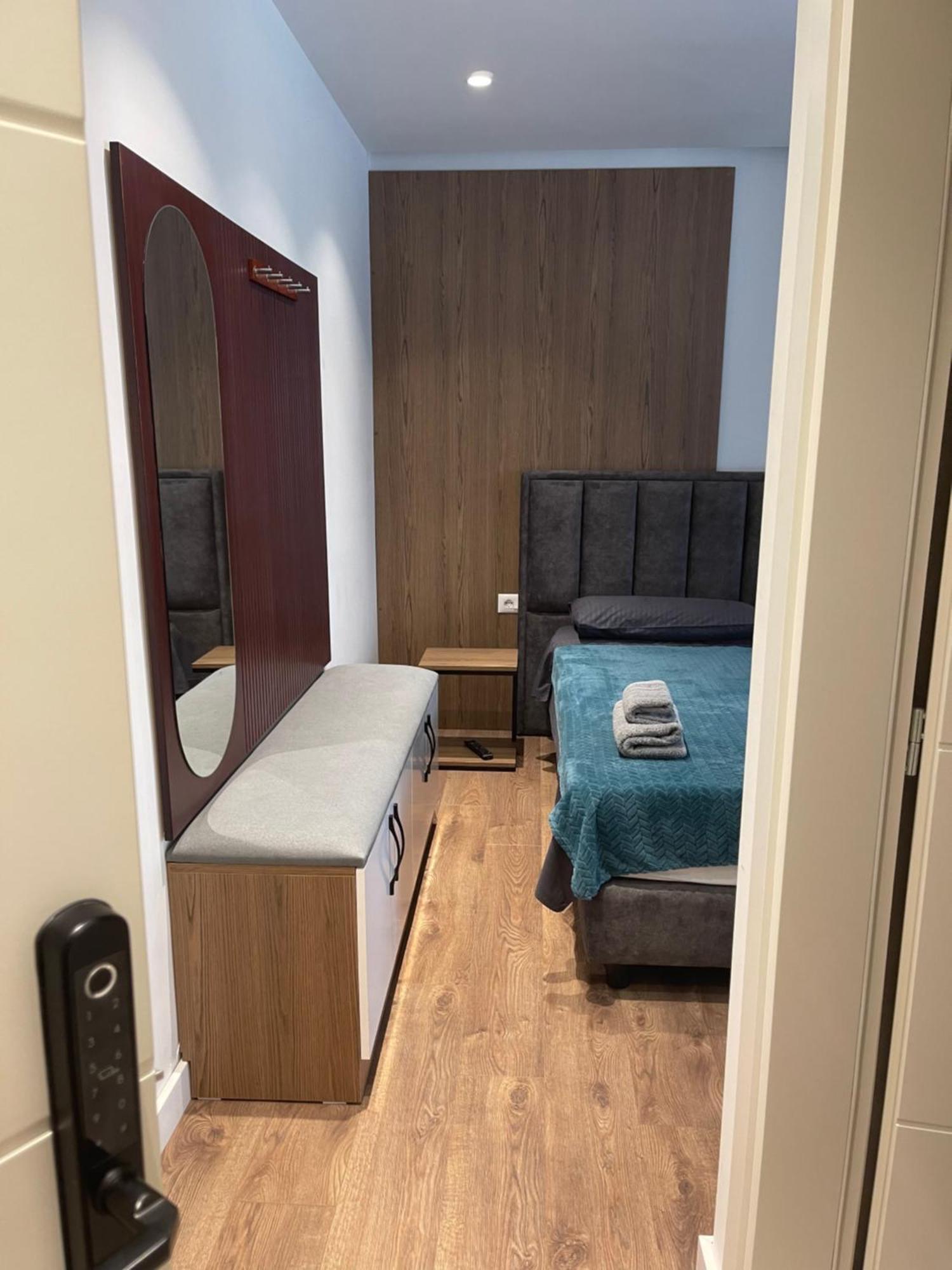 Downtown Studio Apartments Tiranë Ngoại thất bức ảnh